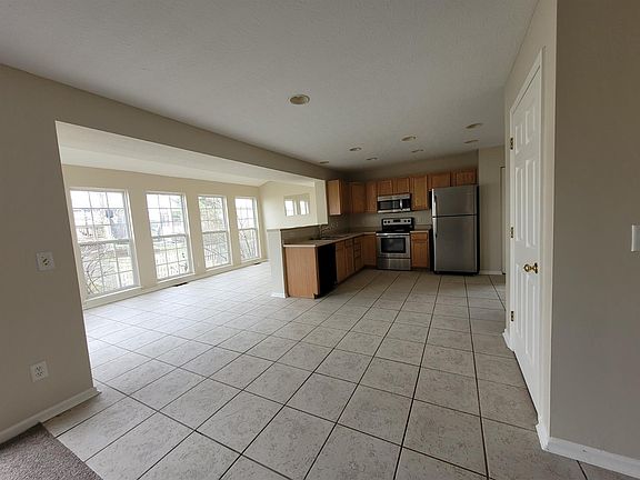 3rd image of 218 Coyote Dr