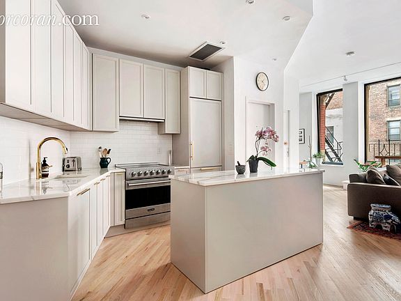 2nd image of 133 Mercer St #Floor-3