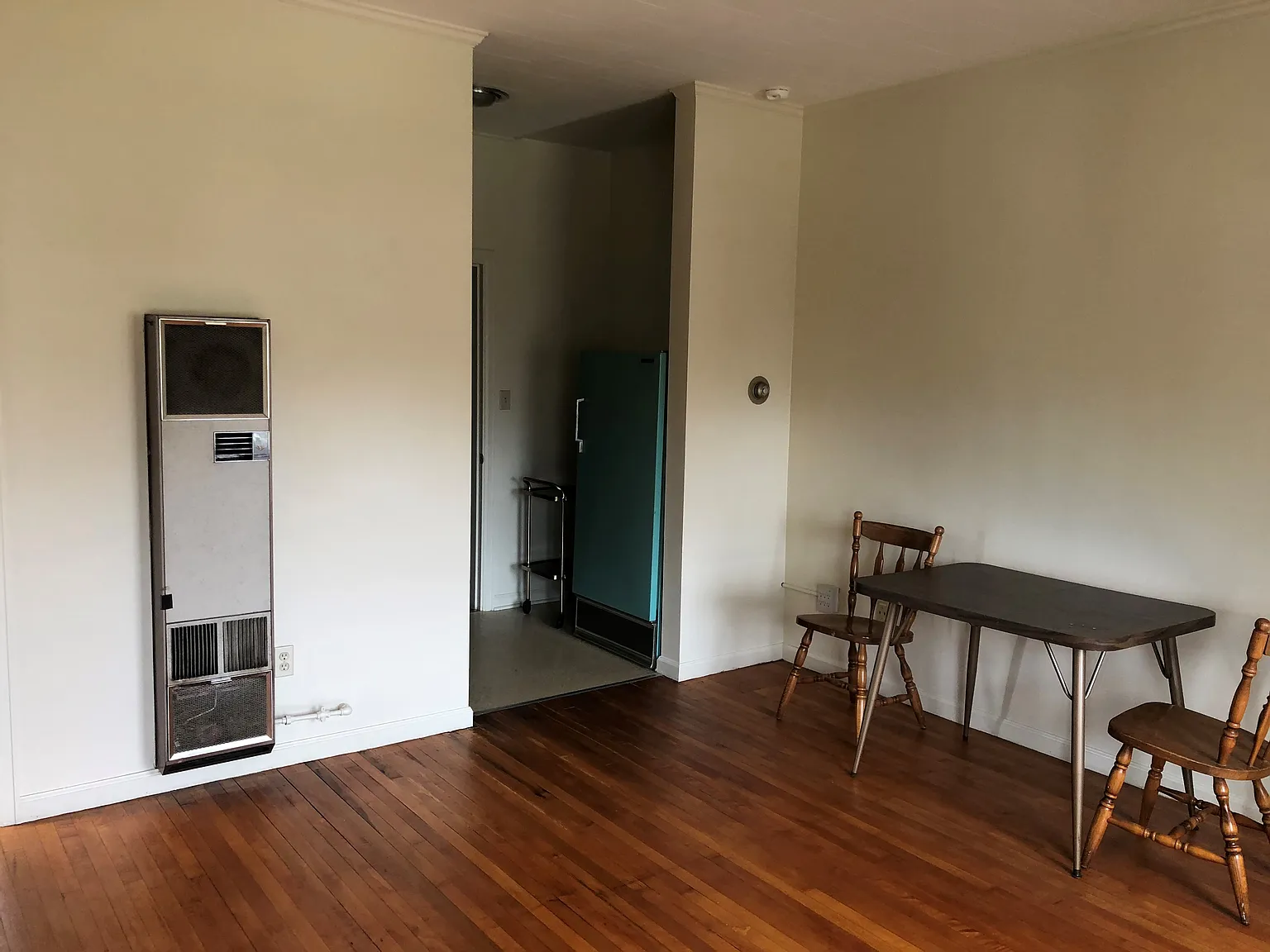 Studio, 350 sqft, $600 — Photo 2
