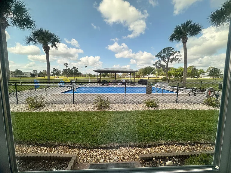 3607 Edgewater Dr — Photo 16