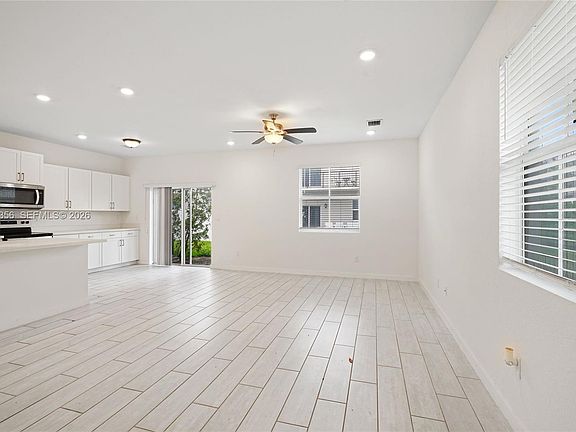 3rd image of 763 SE 17th St