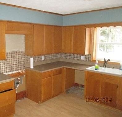 2nd image of 2105 W 14th St