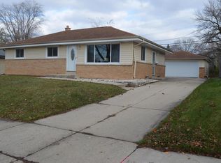 4954 N 108th St, Milwaukee, WI 53225