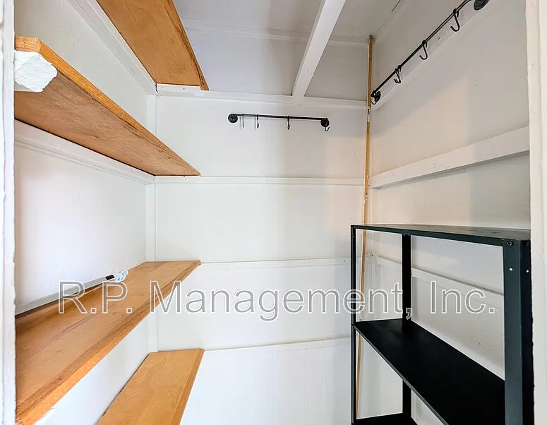 2 bed, 1.0 bath, 950 sqft, $1,697 — Photo 4