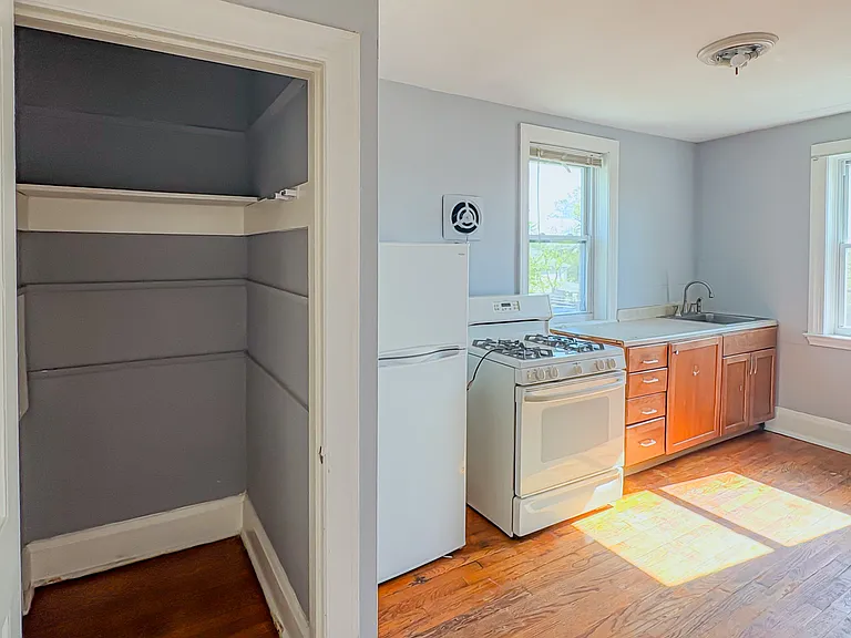 922 Calwell Rd #2 — Photo 12