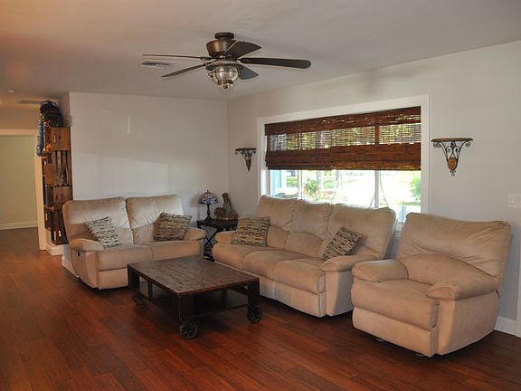 4th image of 1670 Whitewood Dr