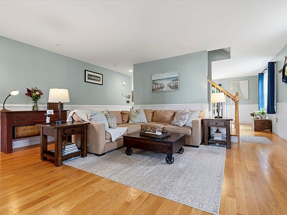 2nd image of 9 Comanche Cir #11
