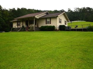 1090 Sweet Lick Rd, Irvine, KY 40336