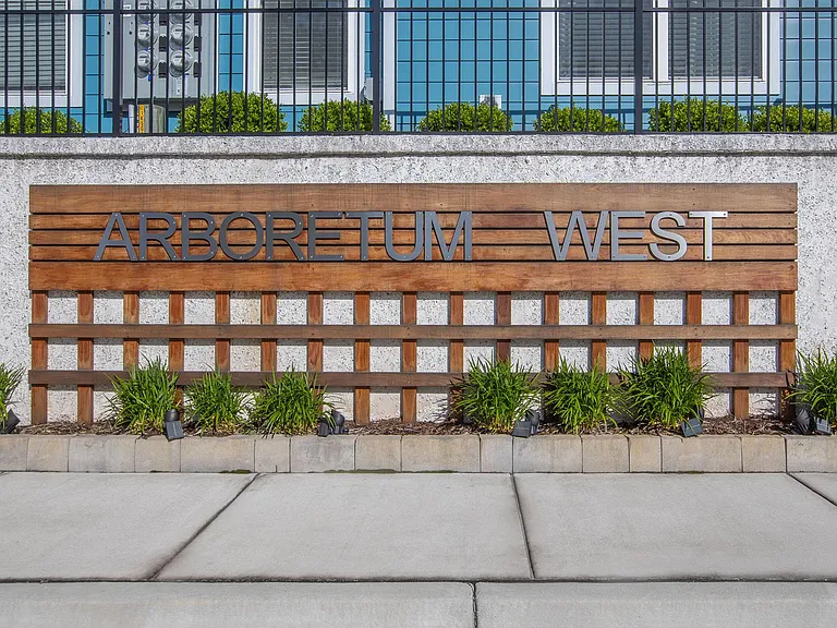 Arboretum West — Photo 40