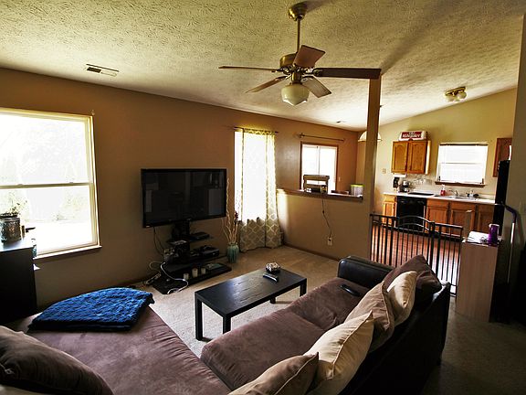 4th image of 221 Kensal Ct