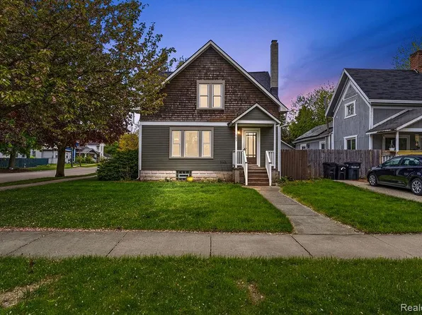 305 N Almont Ave, Imlay City, MI 48444