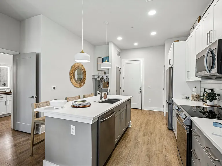 NOVEL Parkway by Crescent Communities — Photo 41