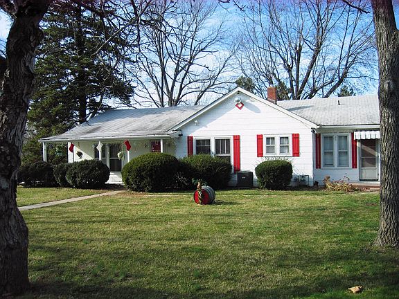 2nd image of 25 Mount Vernon Dr