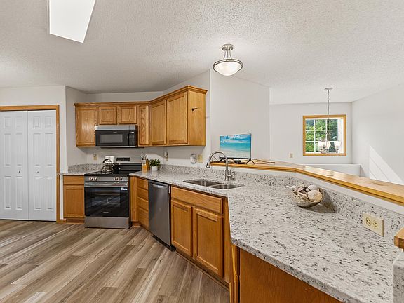 5th image of 123 Christenson Ct NE