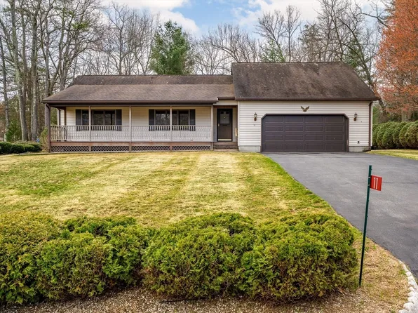 11 Laurel Dr, Easthampton, MA 01027
