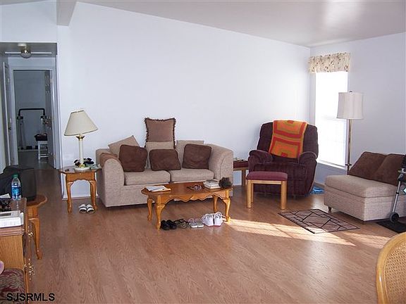 2nd image of 47 Dogwood Ln