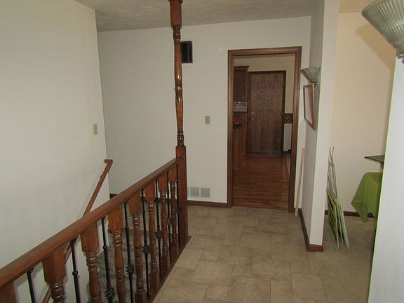 4th image of 2338 Glen Cir