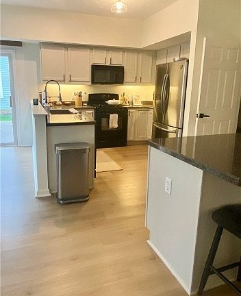 5th image of 4979 Summer Lawn