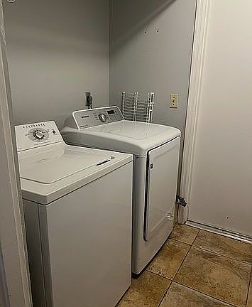 2nd image of 2310 Kenya Ln