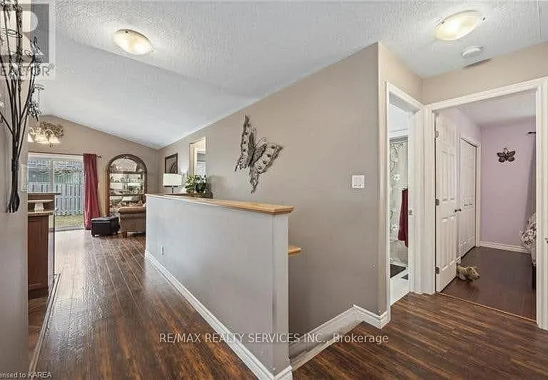 172 Macdougall Dr — Photo 8