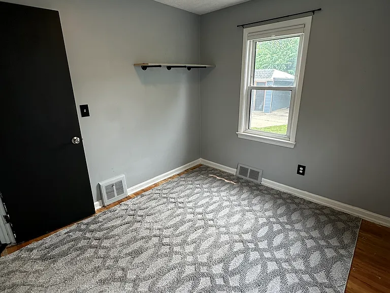 6711 Farnsworth Dr — Photo 21