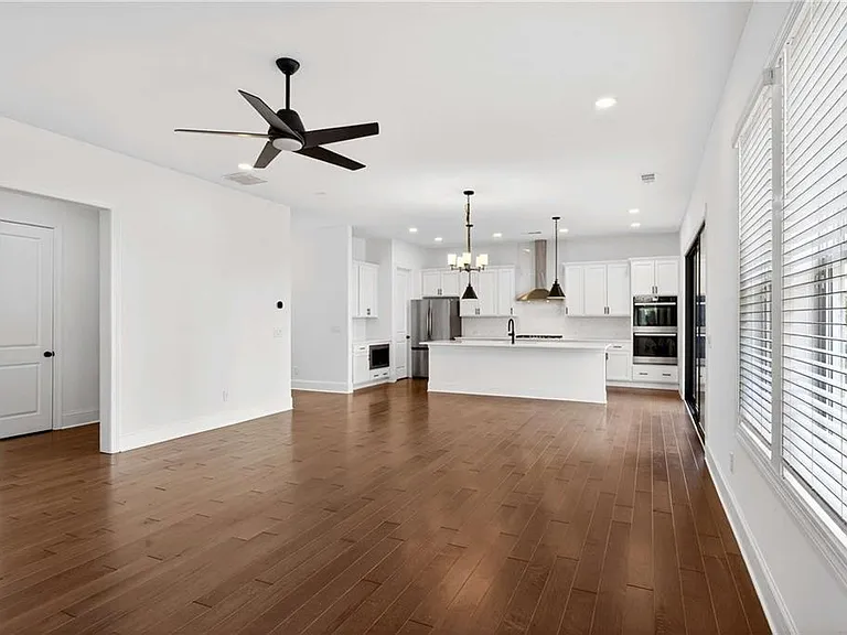 395 Tillman Pass — Photo 10