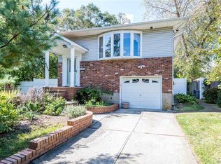 31 Junard Dr, Farmingdale, NY 11735
