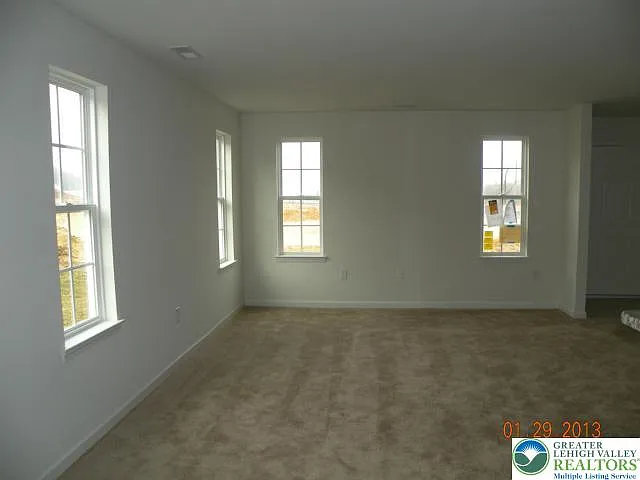 5985 Valley Forge Dr — Photo 9