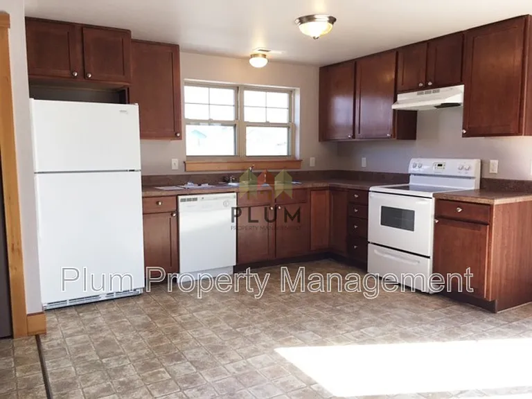 2726 Oshaughnesy St #B — Photo 2