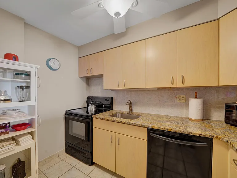 360 Shore Rd #3D — Photo 9