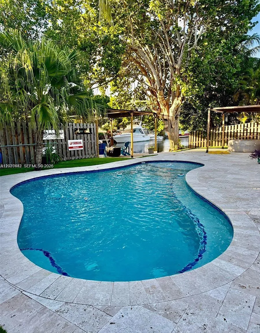 $4,500 4721 SW 34th Dr — Photo 2