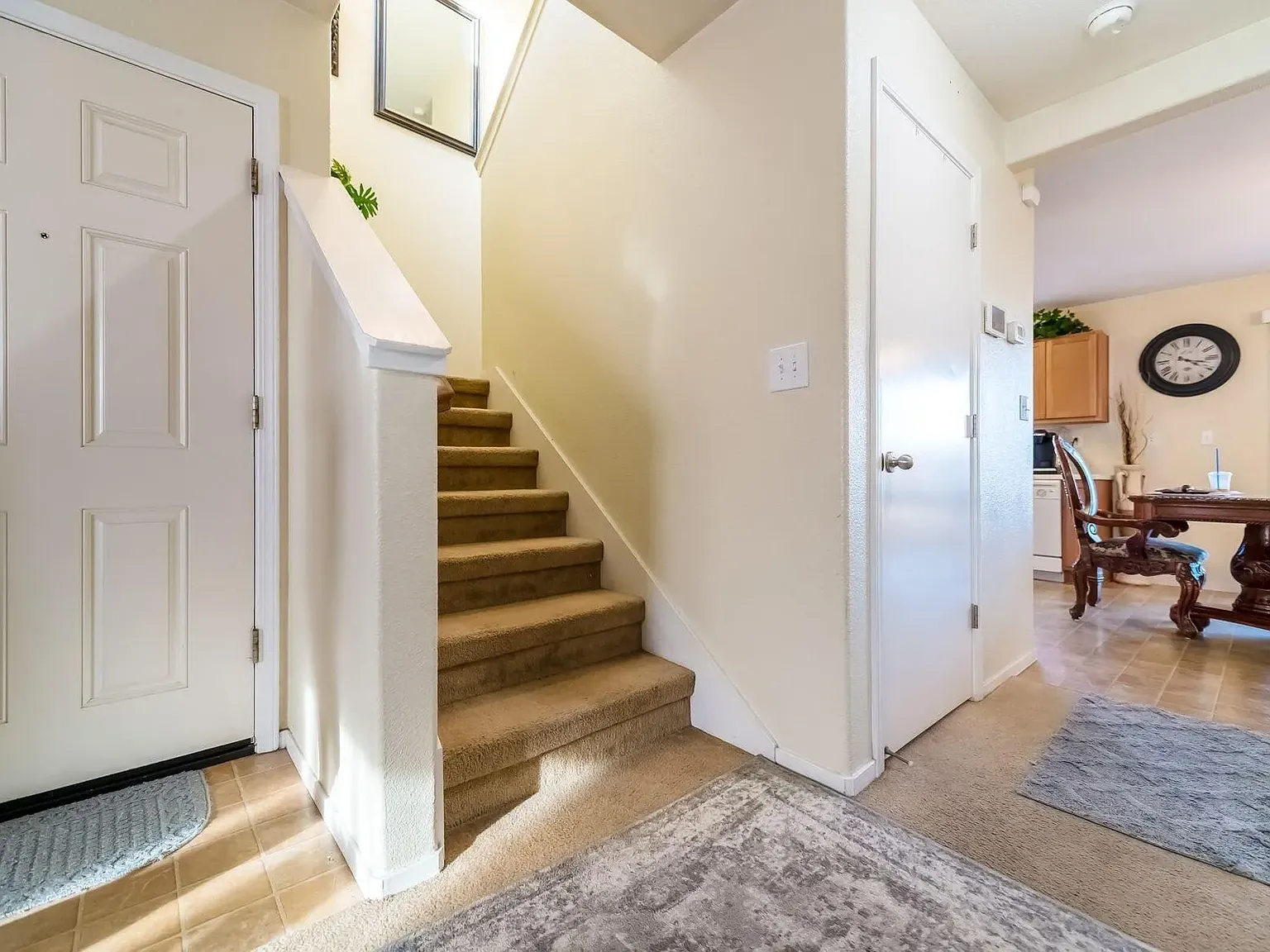 4 bed, 2.5 bath, 1760 sqft, $2,299 — Photo 4