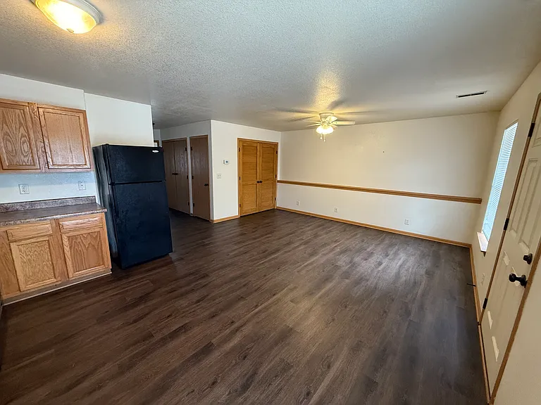 Two Bedroom Open floor Plan — Photo 6