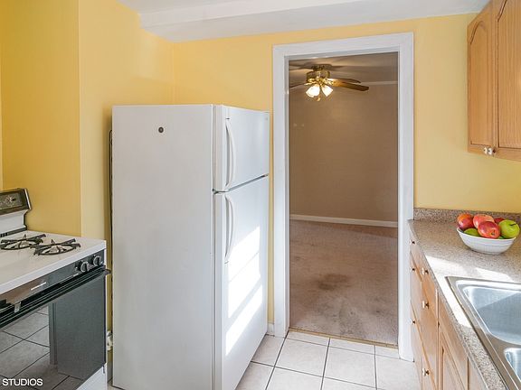 4th image of 3623 S 59th Ave