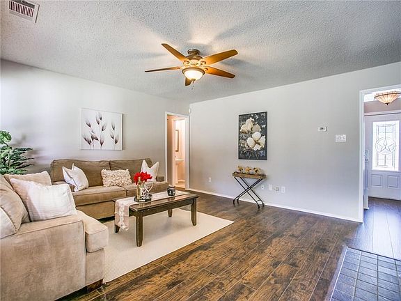 5th image of 2226 Prairie Creek Trl