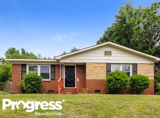 724 Dunbrook Ln, Charlotte, NC 28217