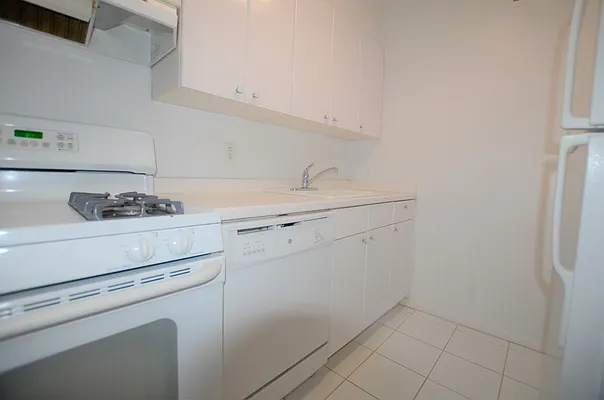 Rented by Manhattan Realty Group | media 3