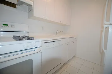 Rented by Manhattan Realty Group