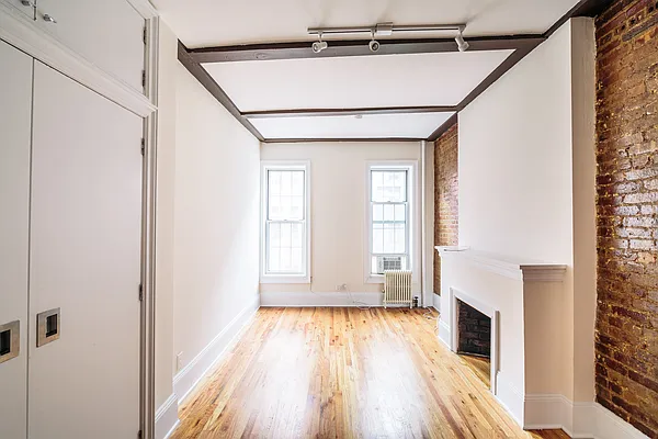 Rented by REAL New York | media 10