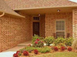 17609 Pond Walk Ct, Edmond, OK 73012