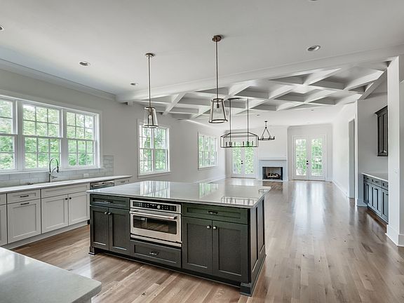 4th image of 312 Carawood Ct