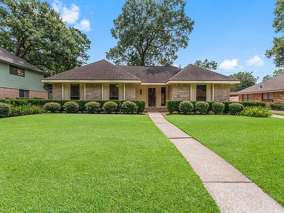 2nd image of 3706 Hill Springs Dr