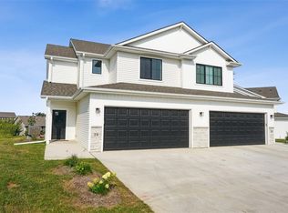 7000 Lake Ridge Ave #70, Des Moines, IA 50320