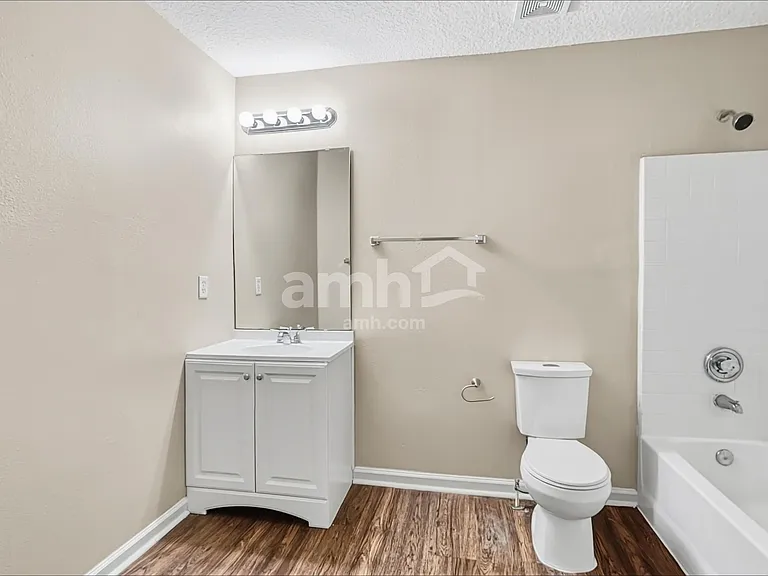 664 Mackenzie Cir — Photo 15