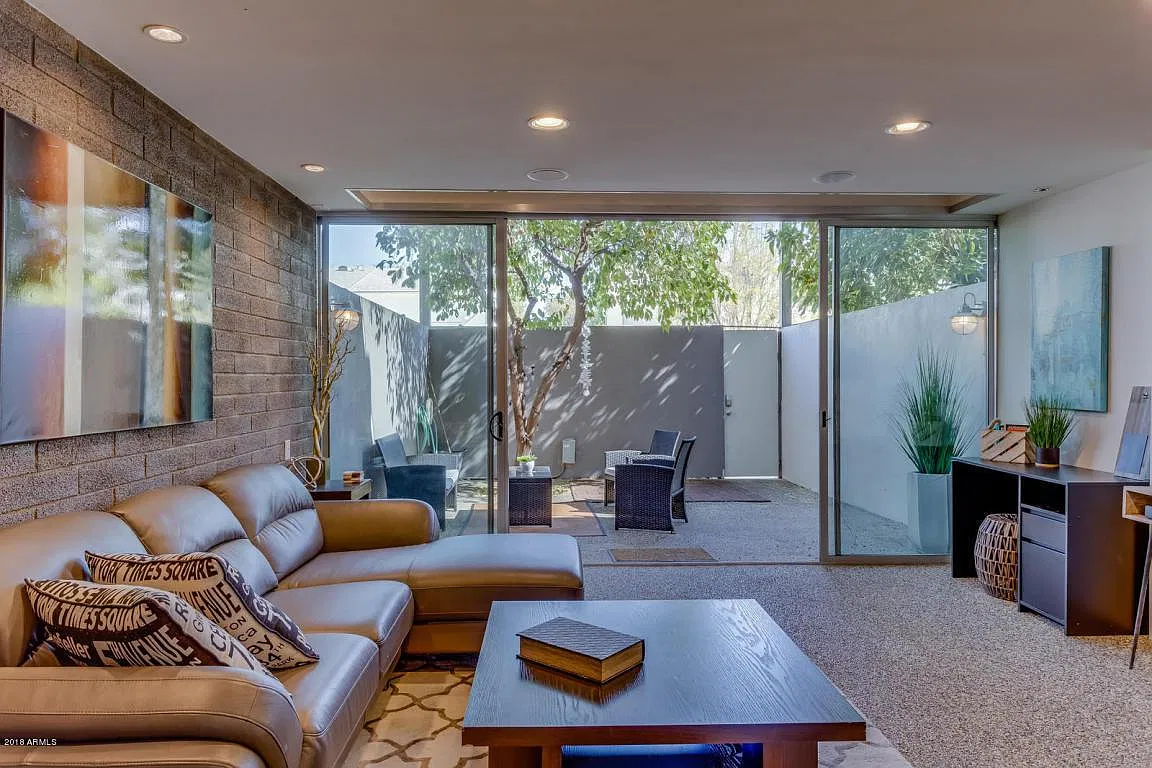 2 bed, 1.5 bath, 1024 sqft, $2,450 — Photo 1