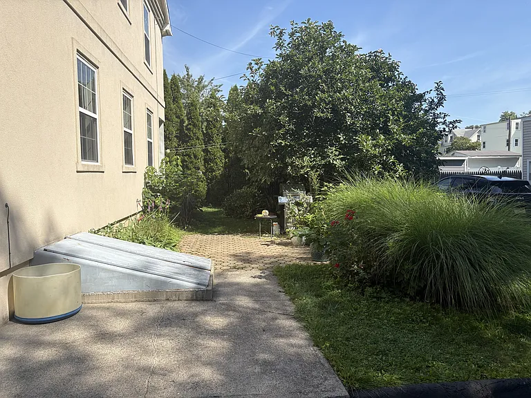235 High St — Photo 5