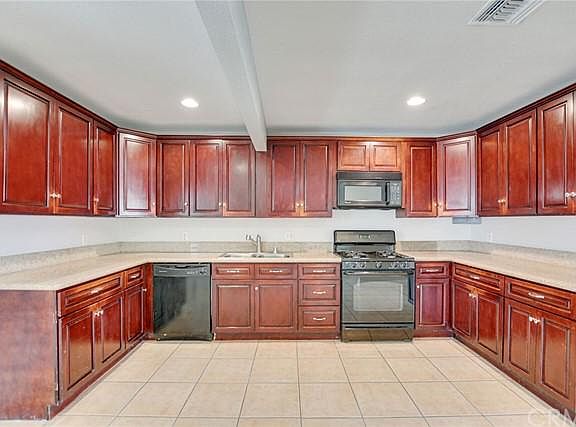 3rd image of 15804 Doublegrove St