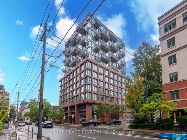 2 Augusta Ave #702, Toronto, ON M5V 2W1