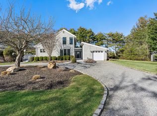 39 Tanners Neck Ln, Westhampton, NY 11977