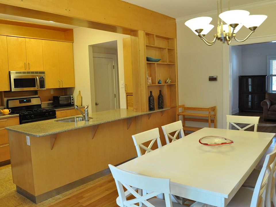 Kitchen & dining room